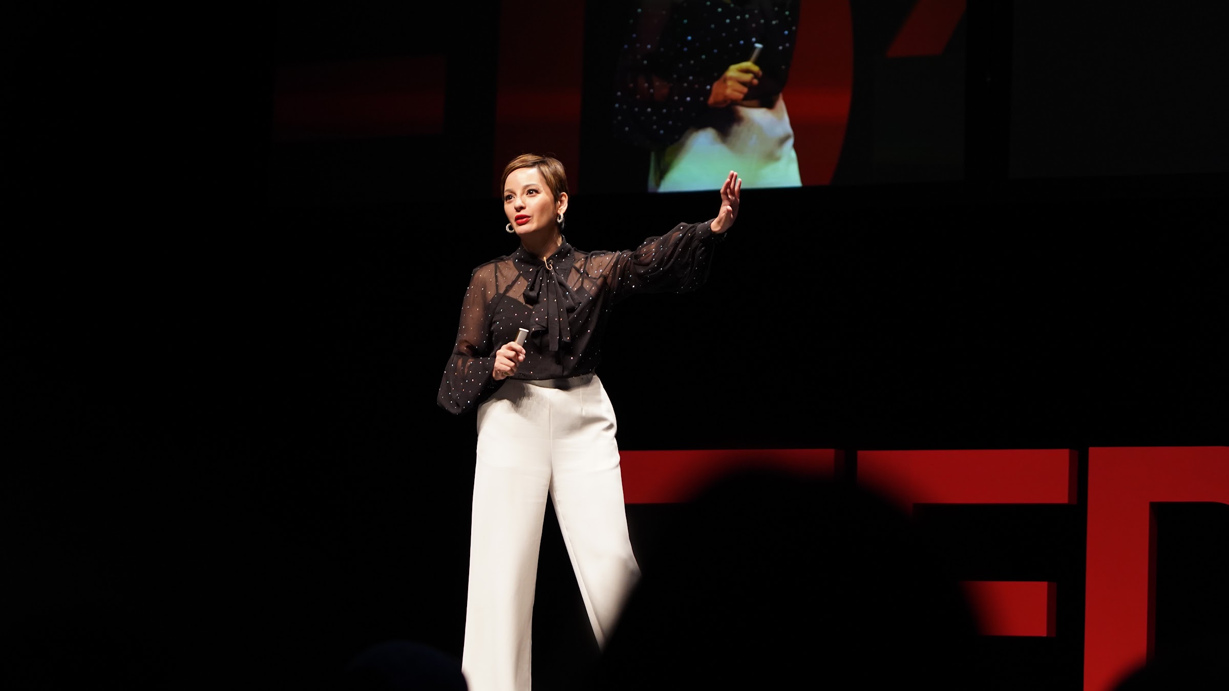 Simone Heng, human connection specialist and keynote speaker